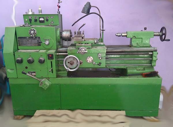 Фото токарно-гвинторізного верстата с1е61пм Фото токарно-гвинторізного верстата с1е61пм